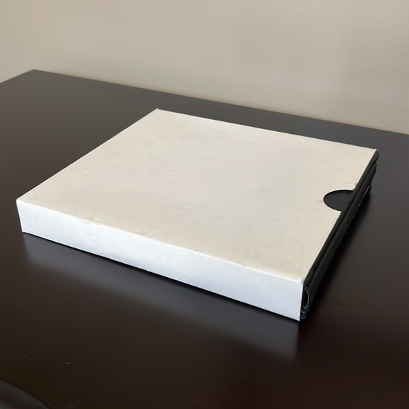 Umbra Antique Style Photo Album 6x4 Photos - Picture 9 of 9